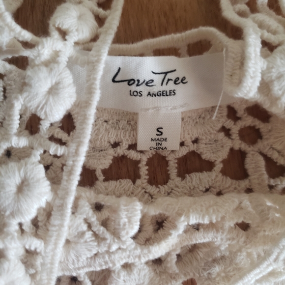 Love Tree Crochet Crop Tank - Picture 3 of 3